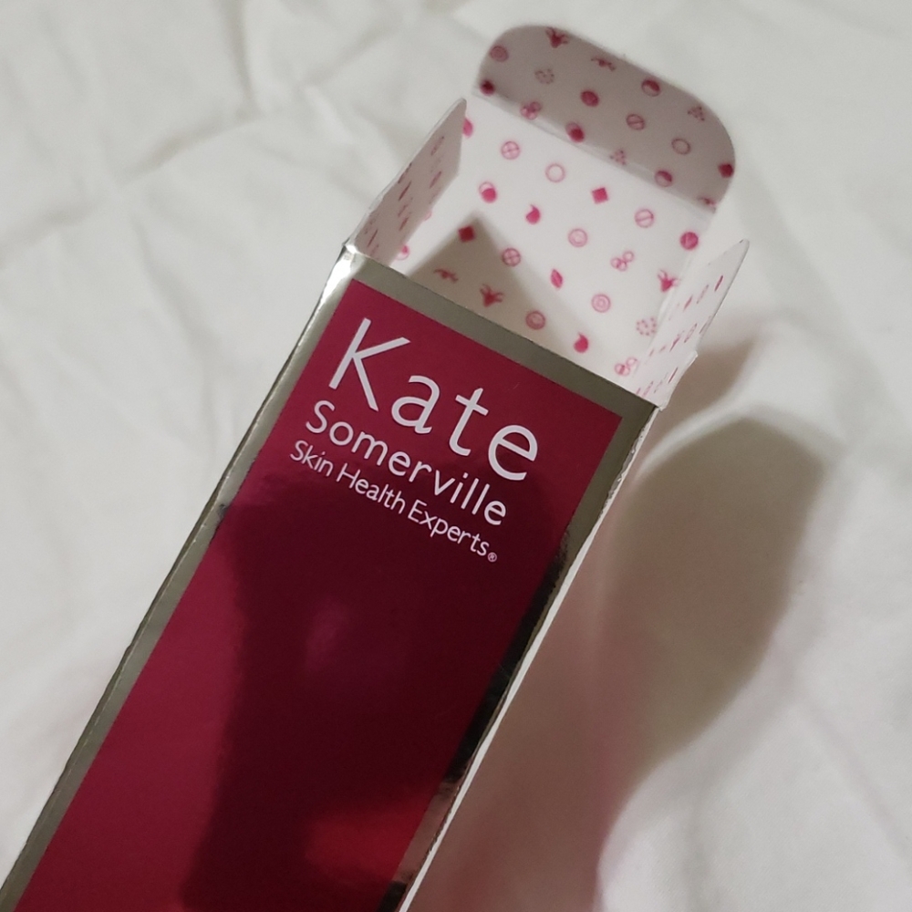 NWT - Eye gel for dark circles